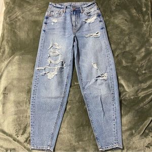 SOLD | American Eagle Ripped Relaxed Ankle Mom Jean, Size 000